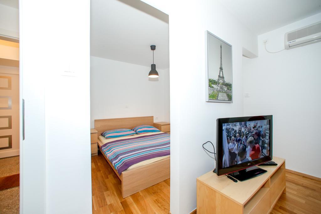 Apartments Harbour Сен Стая снимка